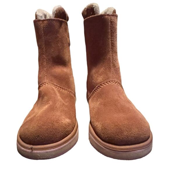 Sorel Rylee Boot Girls swede size 3 w'gold star accents and elastic ankle strap - Picture 2 of 8